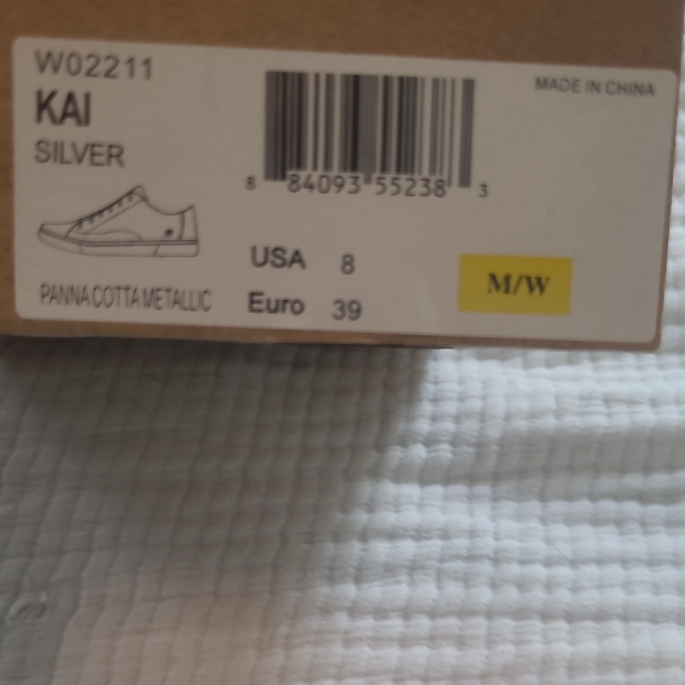 Born Gold Lace-Up Sneakers with Metallic Finish - Picture 3 of 4
